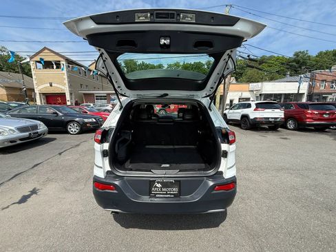 Used 2015 Jeep Cherokee Limited AWD/4WD image 9