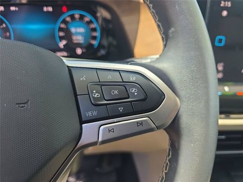 Used 2024 Volkswagen Atlas SE FWD image 23