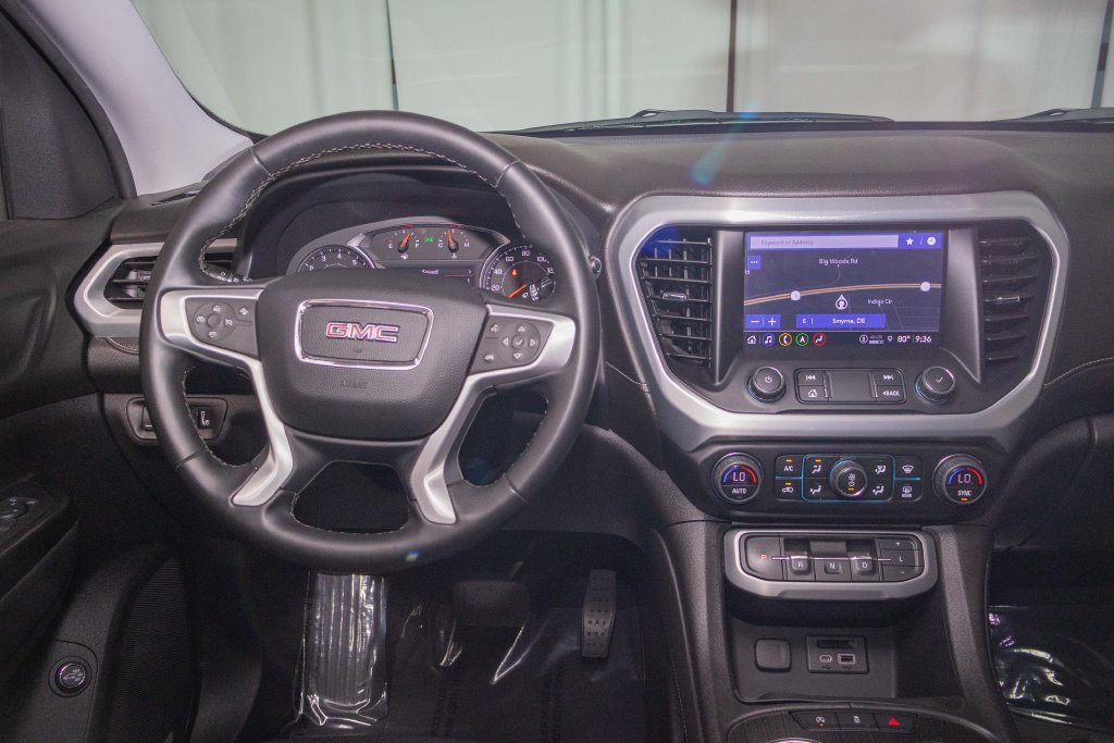 Used 2023 GMC Acadia SLT AWD/4WD image 16