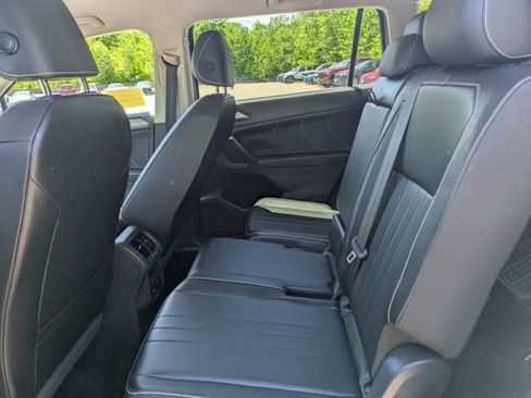 Used 2022 Volkswagen Tiguan SE AWD/4WD image 17
