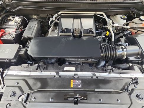 Used 2024 Chevrolet Colorado Z71 w/ Z71 Convenience Package 2 image 29