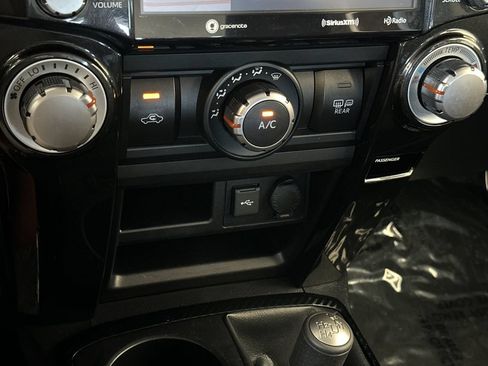 Used 2022 Toyota 4Runner TRD Off-Road Premium AWD/4WD image 20