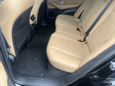 Used 2024 Mercedes-Benz GLE 350 4MATIC w/ Driver Assistance Package image 33