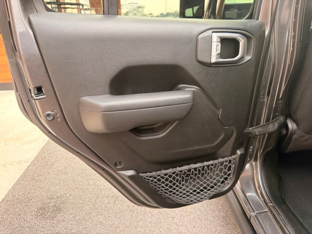 Used 2023 Jeep Wrangler Unlimited Sport AWD/4WD image 13
