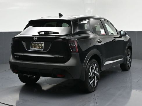 New 2026 Nissan Kicks SV image 4