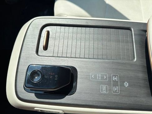 Used 2023 Nissan Ariya FWD image 17