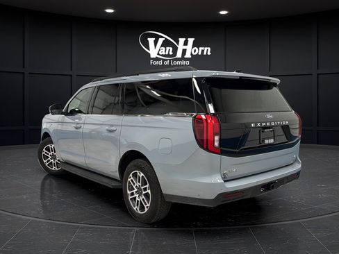 Used 2025 Ford Expedition Max Active AWD/4WD image 5