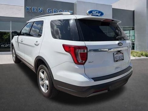 Used 2019 Ford Explorer XLT image 4