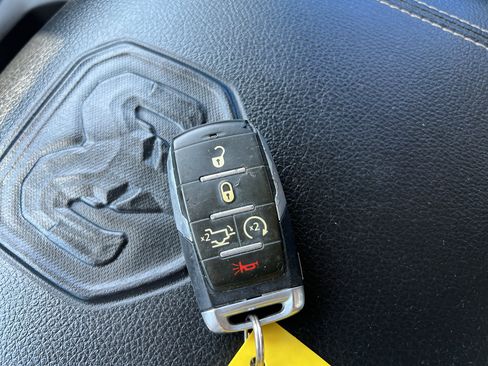 Used 2019 RAM 1500 Laramie RWD image 37