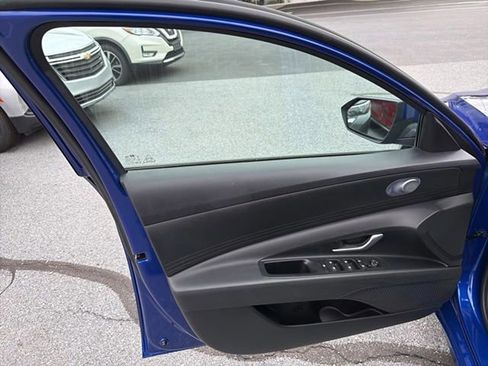 Certified 2023 Hyundai Elantra SEL FWD image 9