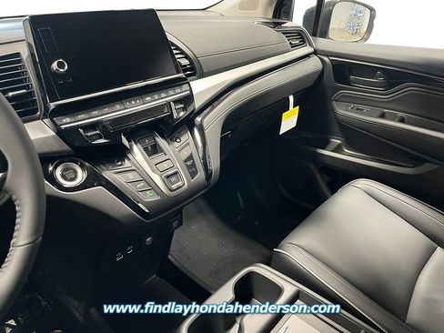 New 2026 Honda Odyssey Touring image 17