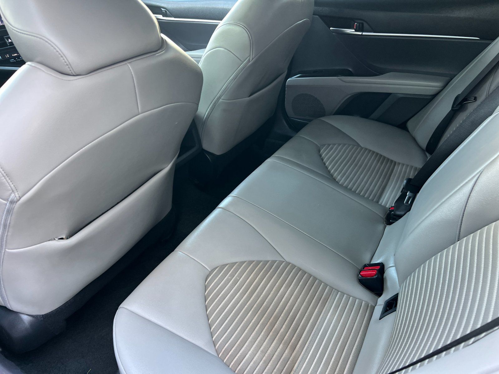 Used 2022 Toyota Camry SE FWD image 11