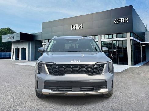 Certified 2024 Kia Sorento S image 3