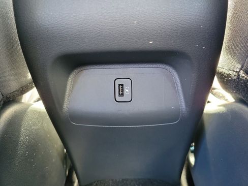 Used 2025 Nissan Sentra SR FWD image 11