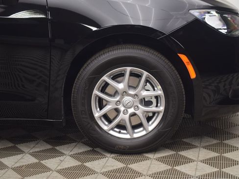 New 2026 Chrysler Voyager LX image 6