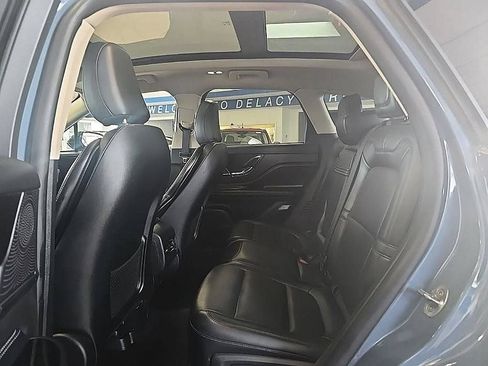 Used 2024 Lincoln Corsair AWD w/ Equipment Group 101A image 31