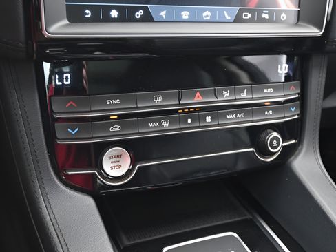 Used 2020 Jaguar F-PACE Prestige AWD/4WD image 14