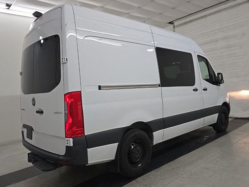 Used 2024 Mercedes-Benz Sprinter 2500 image 3