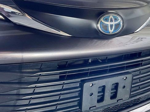 Used 2021 Toyota Sienna LE image 27