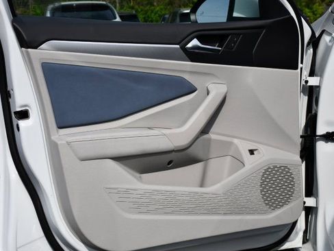 New 2026 Volkswagen Jetta SE FWD image 10
