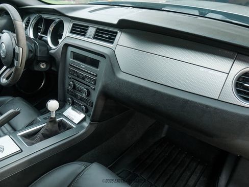 Used 2010 Ford Mustang Shelby GT500 RWD image 33