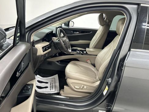 Used 2022 Lincoln Nautilus AWD w/ Premium Package image 9