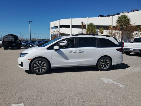 New 2026 Honda Odyssey EX-L image 3