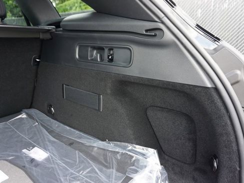 Used 2025 Mercedes-Benz GLC 300 4MATIC image 73