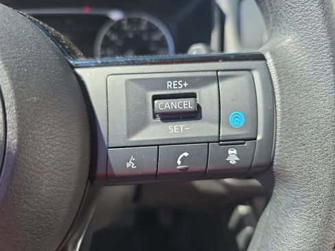 Used 2023 Nissan Rogue SV image 19