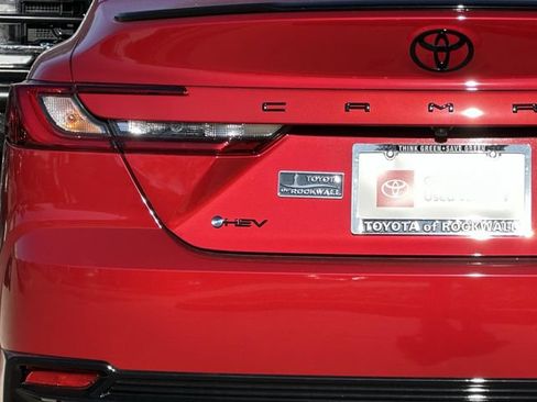 Used 2026 Toyota Camry Hybrid w/ Convenience Package FWD image 5
