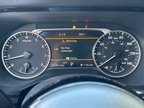 Used 2023 Nissan Pathfinder SL AWD/4WD image 26