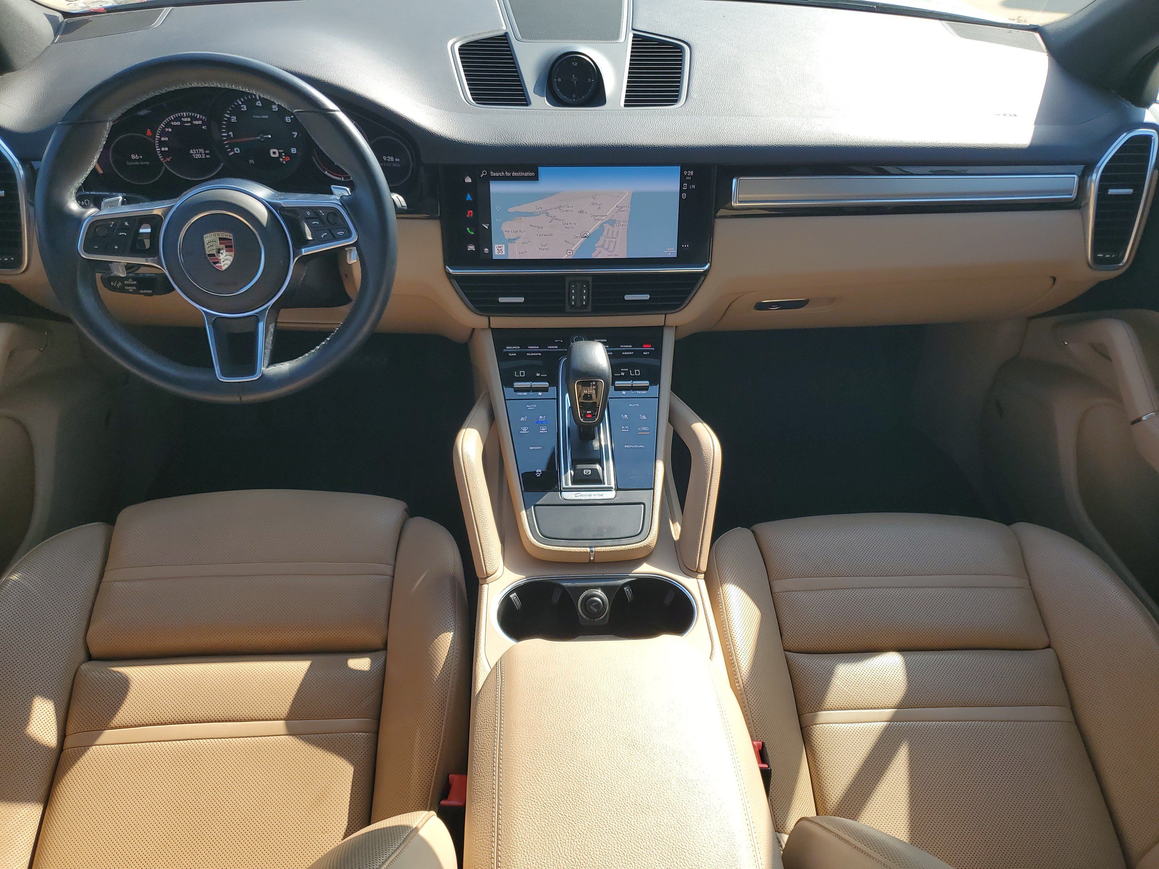 Used 2023 Porsche Cayenne Platinum Edition AWD/4WD image 31