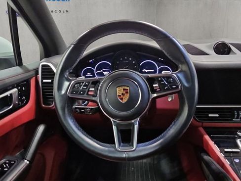 Used 2019 Porsche Cayenne AWD/4WD image 14