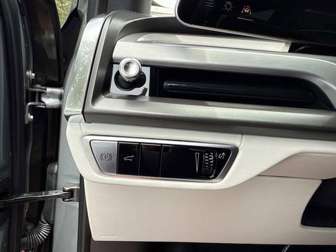 New 2026 Cadillac Vistiq Sport image 32