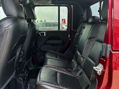 Used 2021 Jeep Gladiator Overland AWD/4WD image 19
