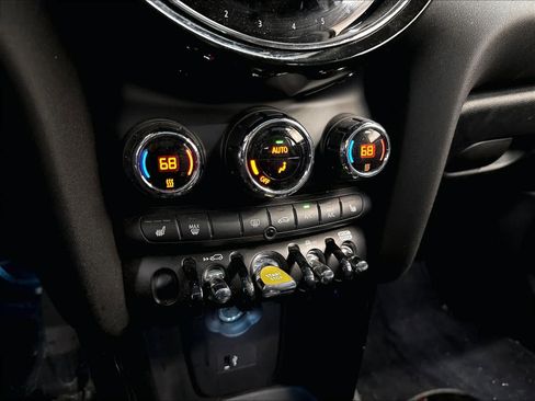 Used 2024 MINI Cooper SE FWD image 34