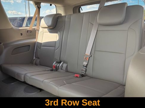 Used 2016 GMC Yukon XL SLT w/ Open Road Package AWD/4WD image 25