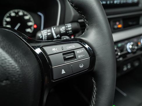 Used 2025 Honda Pilot EX-L image 19