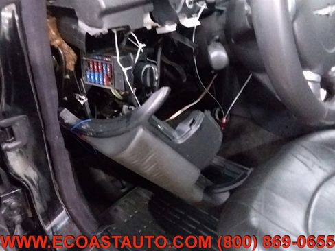 Used 2005 Chrysler Crossfire Limited image 16