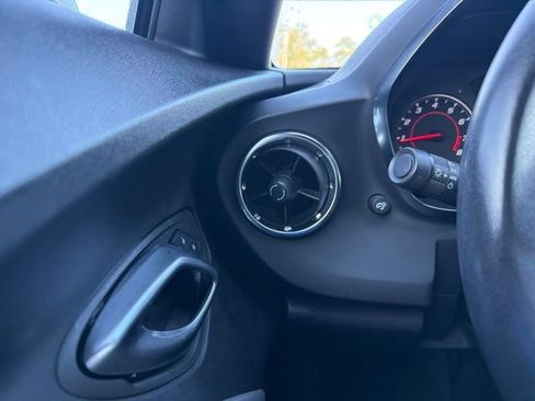 Used 2022 Chevrolet Camaro LT RWD image 12