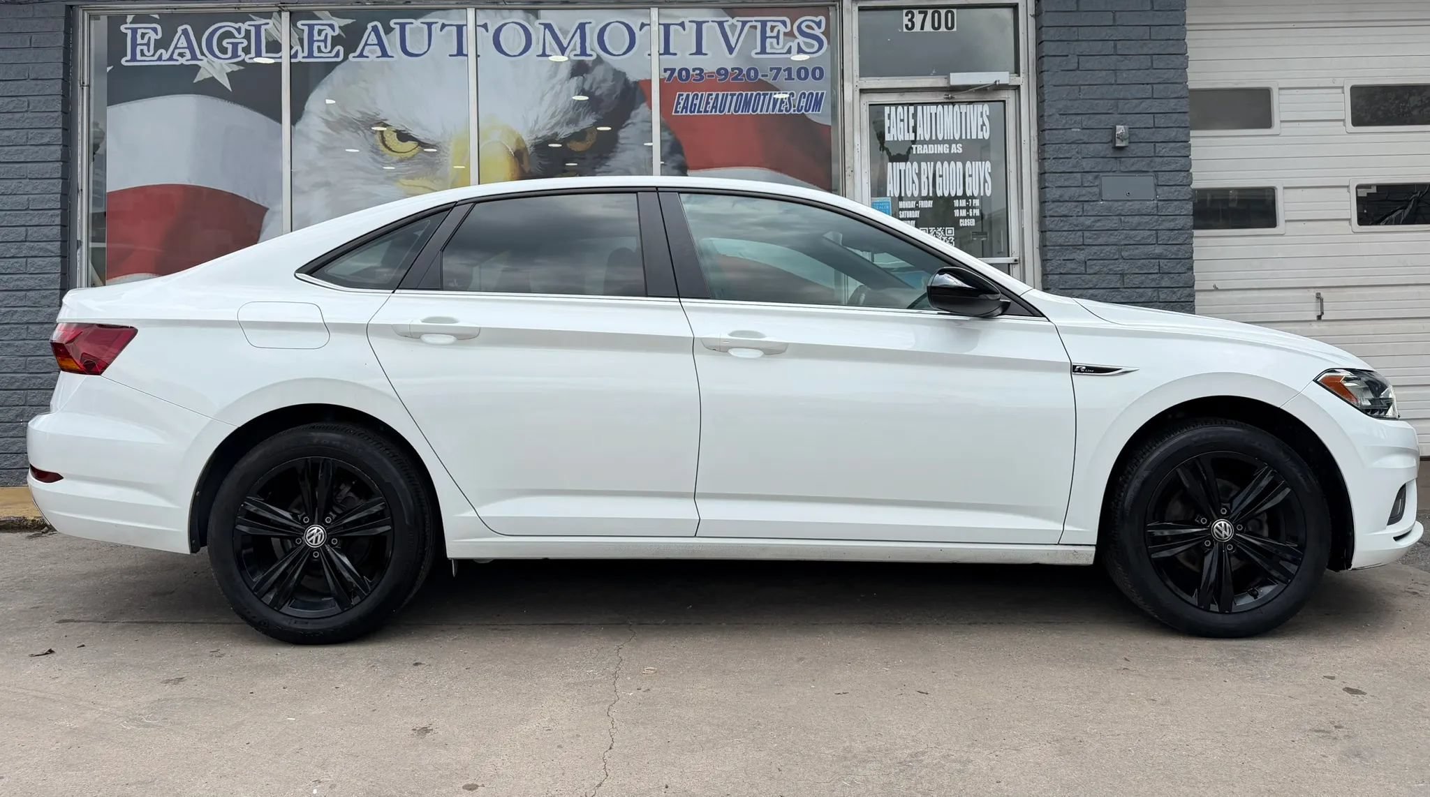 Used 2019 Volkswagen Jetta R-Line FWD image 2