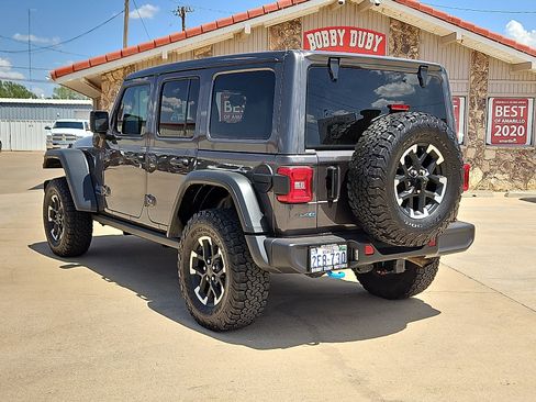 Used 2025 Jeep Wrangler Unlimited Rubicon 4xe w/ Convenience Group AWD/4WD image 2