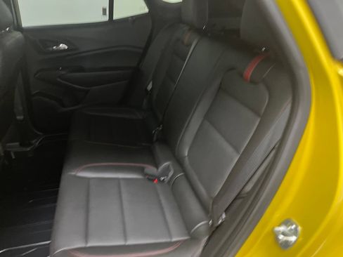 Used 2024 Chevrolet Trax RS w/ Sunroof Package FWD image 13