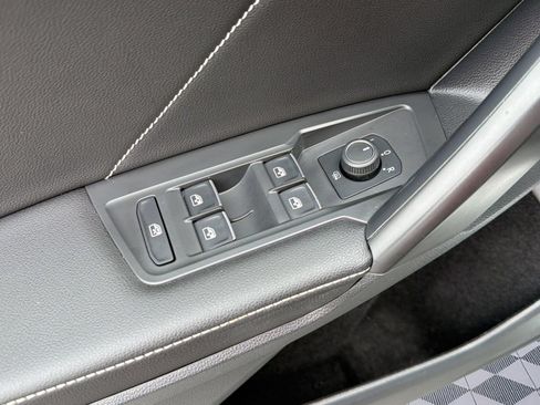 Used 2022 Volkswagen Tiguan SE R-Line AWD/4WD image 26