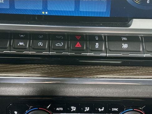 Used 2023 Chevrolet Silverado 1500 LT image 25