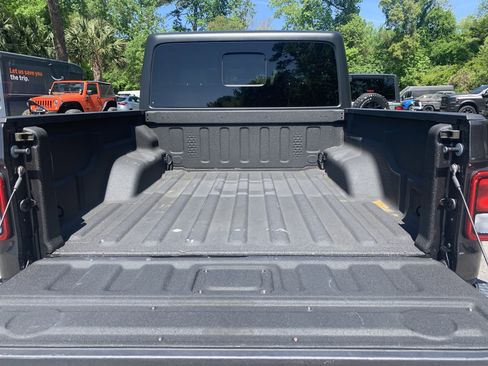 Used 2022 Jeep Gladiator Sport image 30