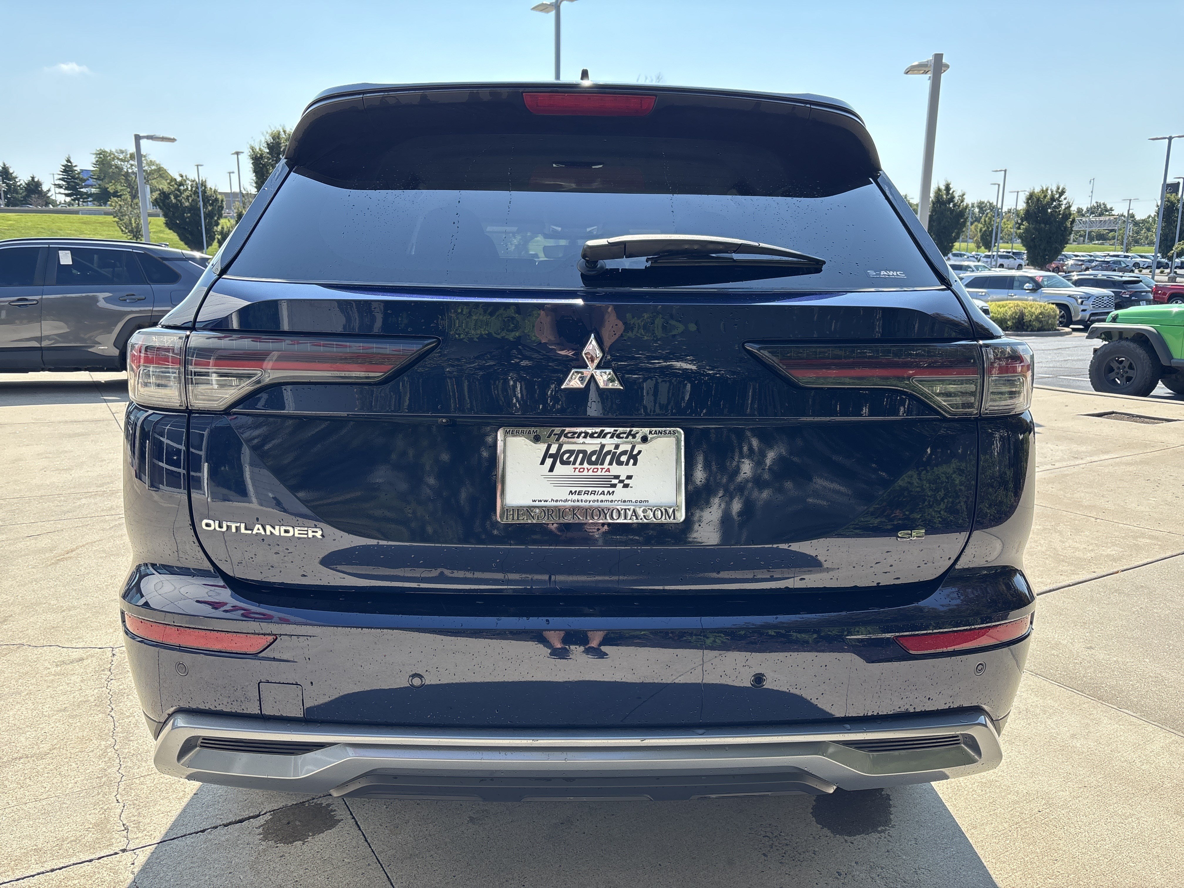 Used 2025 Mitsubishi Outlander SE AWD/4WD image 7