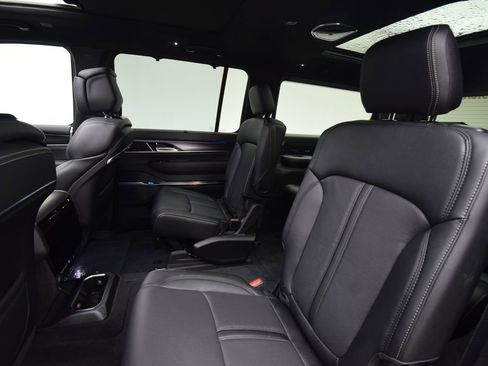New 2026 Jeep Grand Wagoneer Summit AWD/4WD image 37