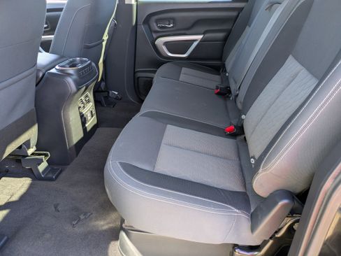 Used 2022 Nissan Titan SV w/ SV Convenience Package image 14