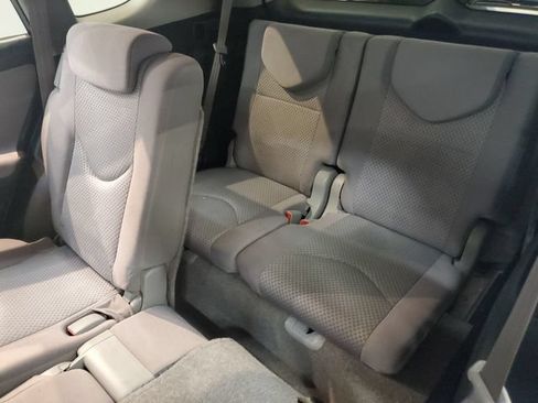 Used 2007 Toyota RAV4 4WD V6 w/ 3rd Row image 32